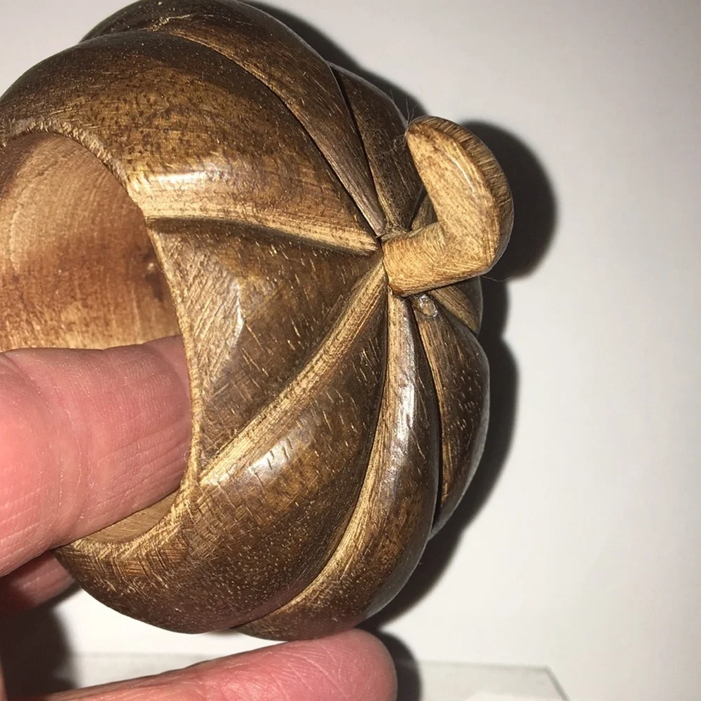 NIOB Bardwil Set of 4 Wooden Pumpkin Napkin Rings
